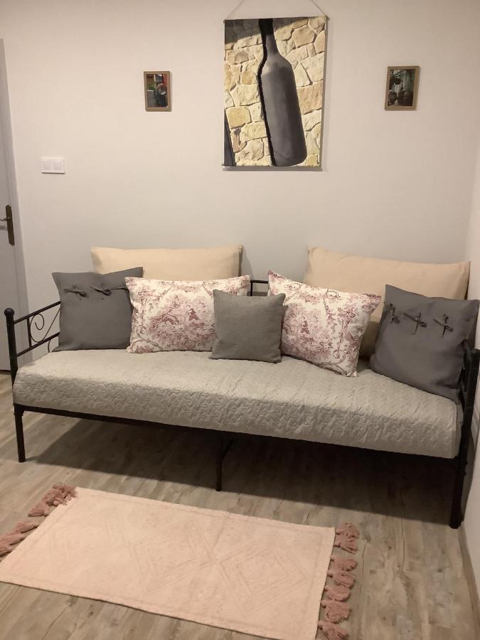 Ezuest Boroka Apartman Эгер Экстерьер фото