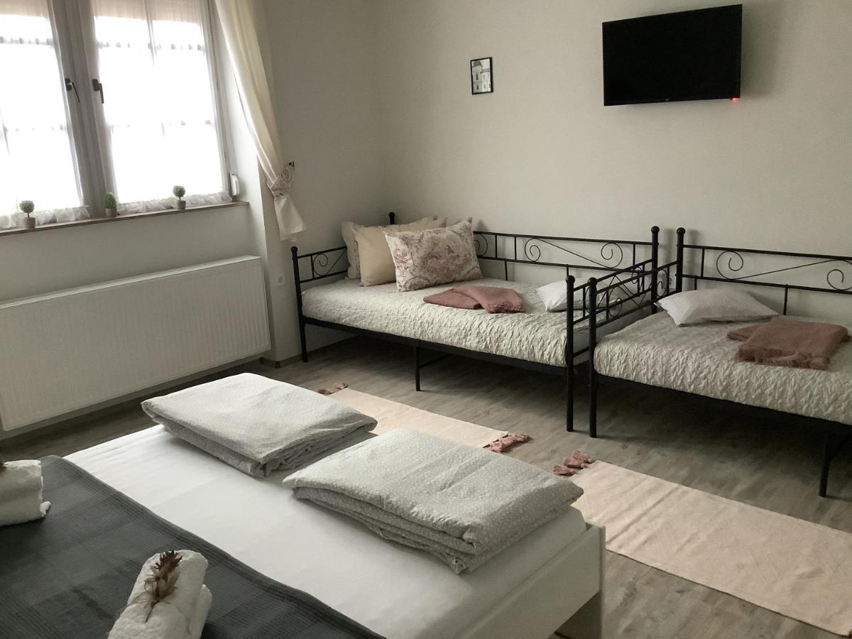 Ezuest Boroka Apartman Эгер Экстерьер фото