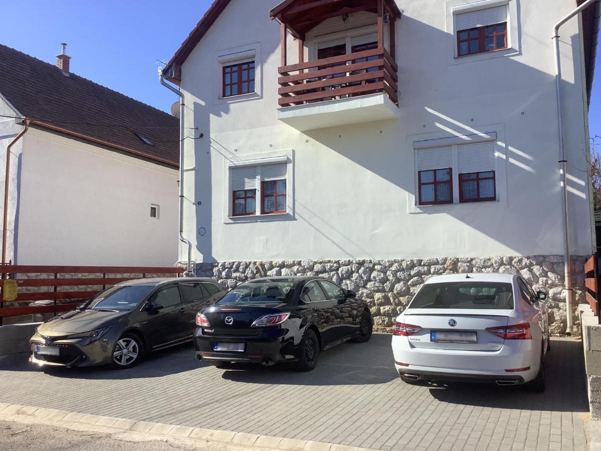 Ezuest Boroka Apartman Эгер Экстерьер фото